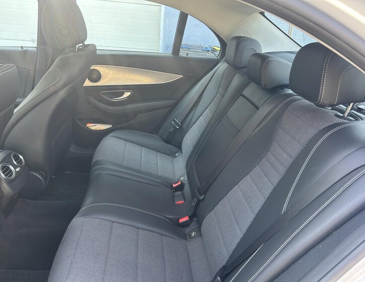 Mercedes-Benz Třídy E Sedan / Limuzína 3,0 l 190 kw