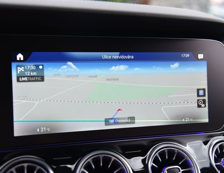 Mercedes-Benz CLS Sedan 3,0 l 320 kw