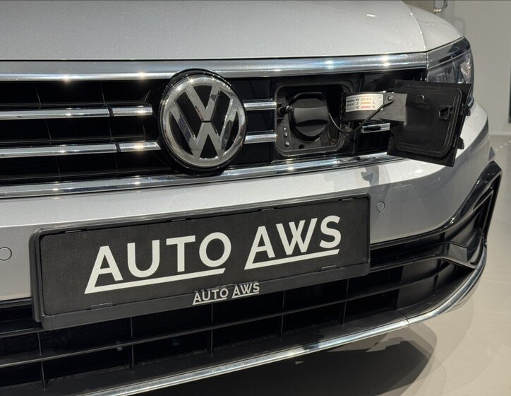 Volkswagen Passat Kombi 1,4 l 160 kw