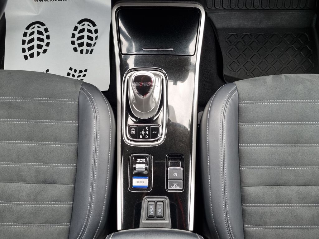 Mitsubishi Outlander SUV / Terénní 2,4 l 165 kw