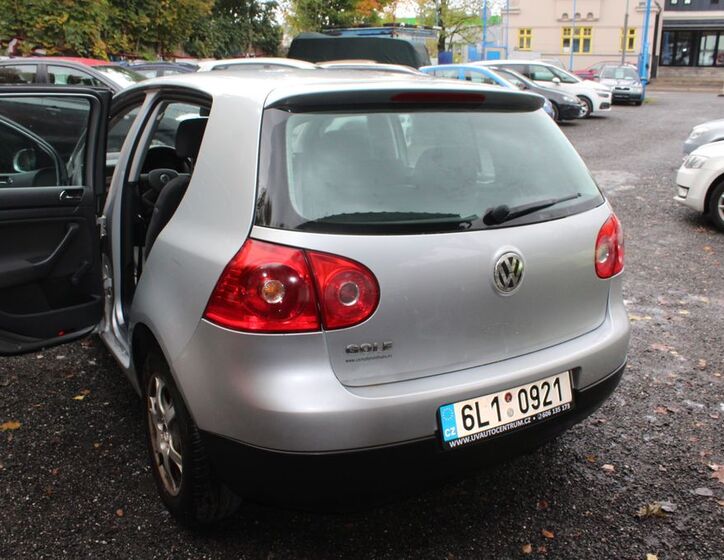 Volkswagen Golf 13