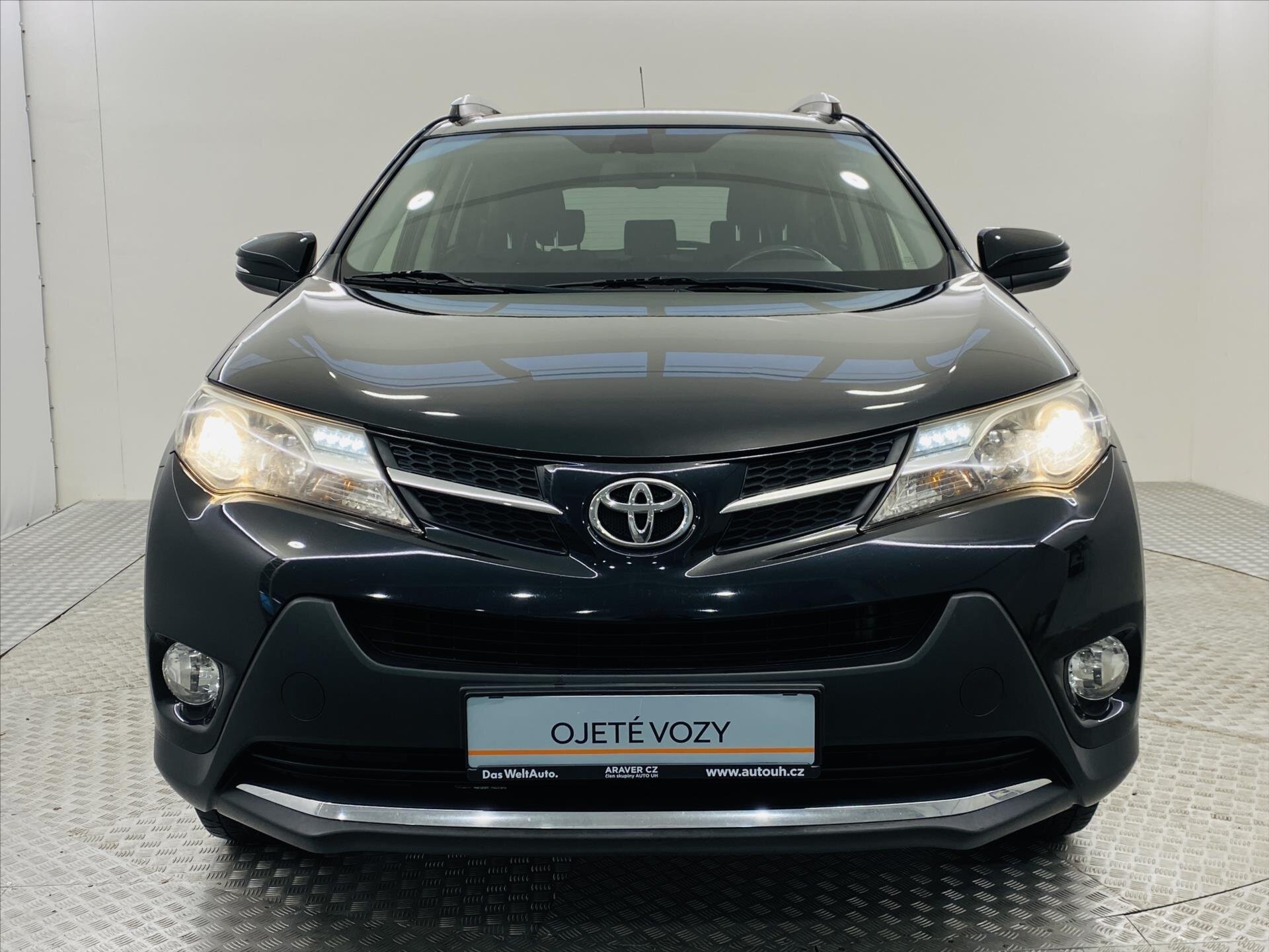 Toyota RAV4 SUV / Terénní 2,0 l 112 kw