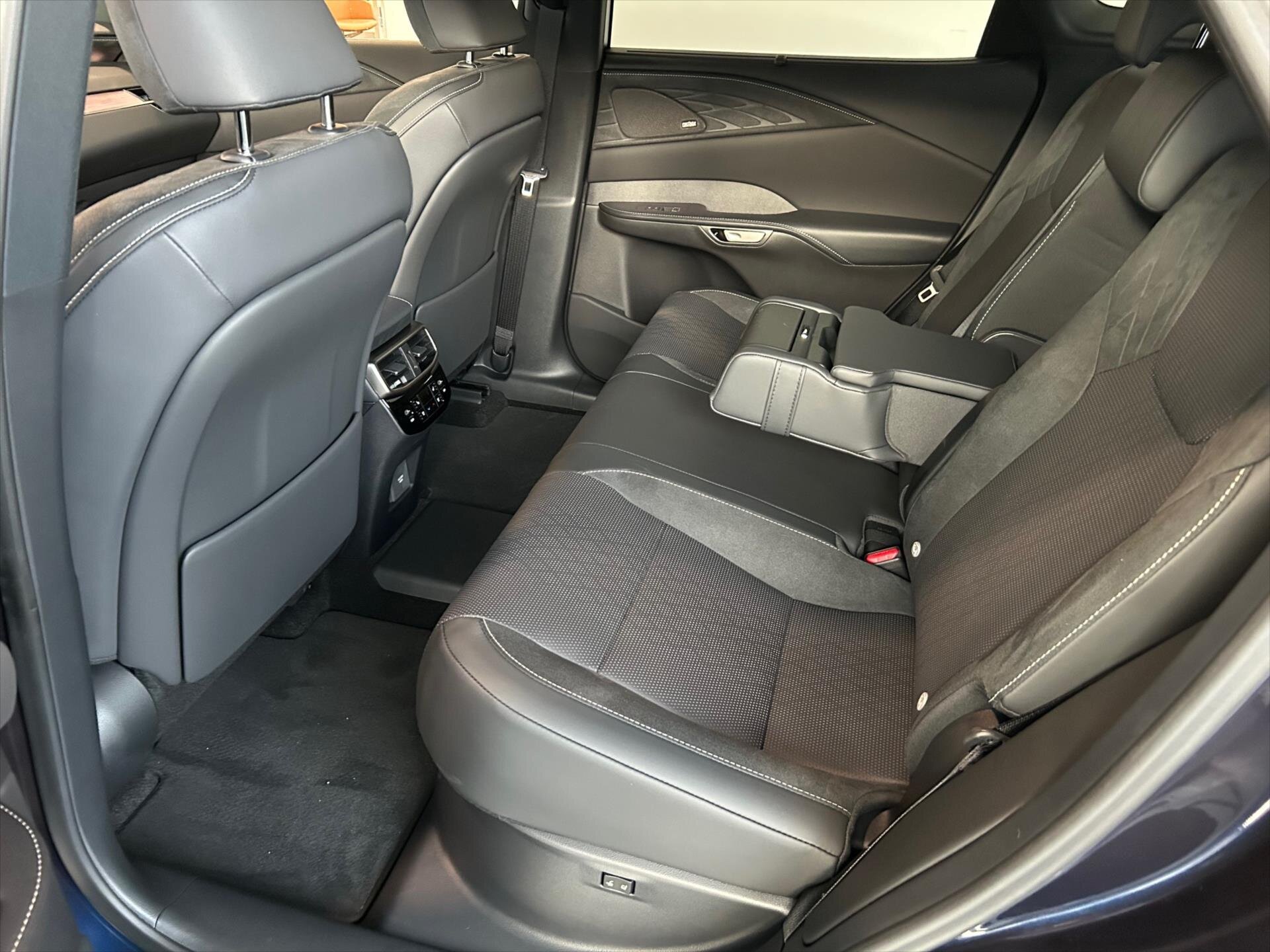 Lexus RX 450h+ SUV 2,5 l 227 kw