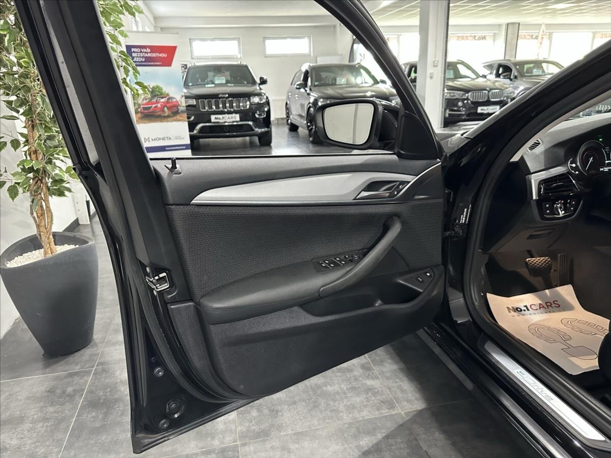 BMW Řada 5 Sedan / Limuzína 2,0 l 135 kw