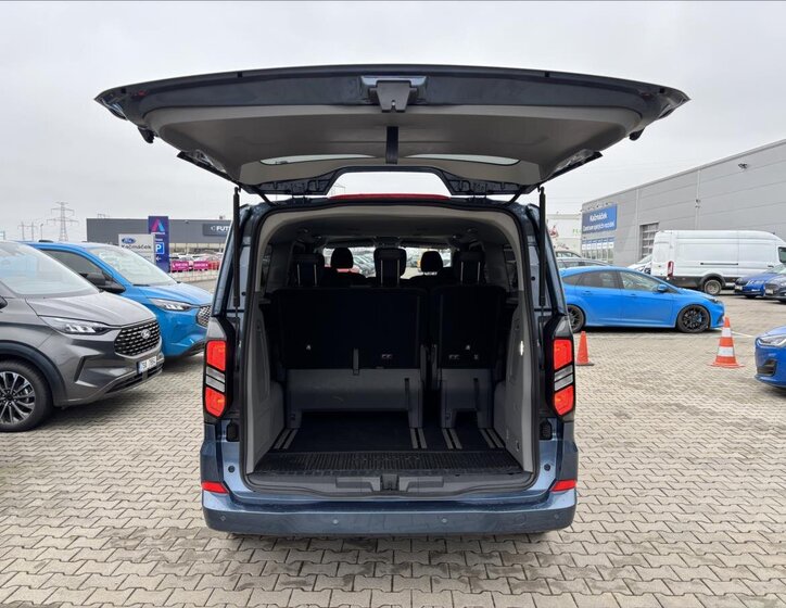 Ford Tourneo Custom 13