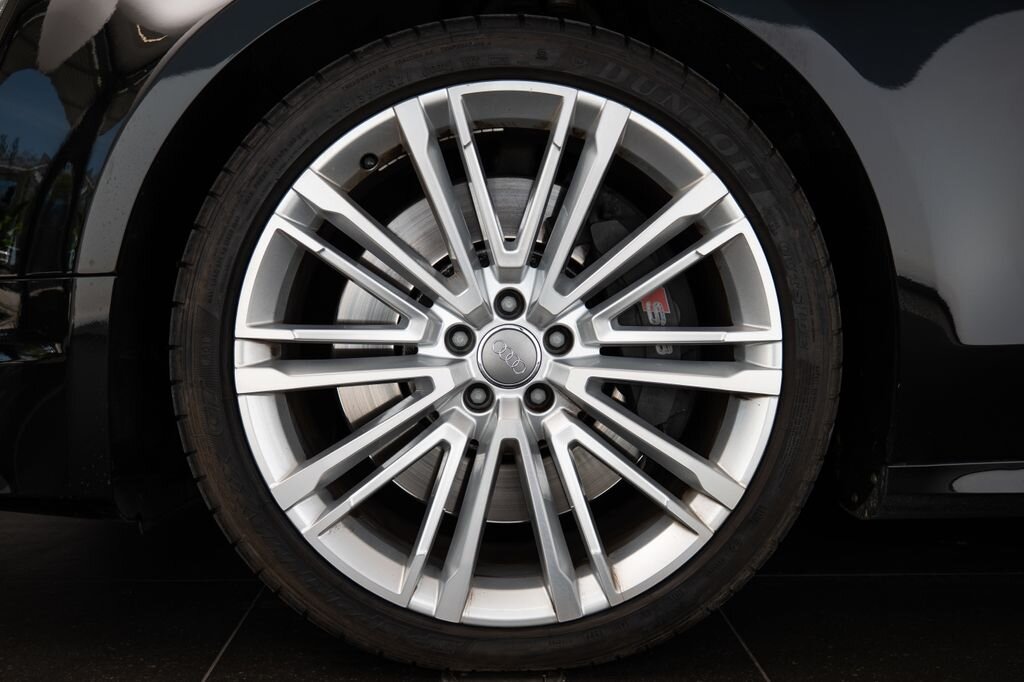 Audi S8 Sedan / Limuzína 4,0 l 382 kw