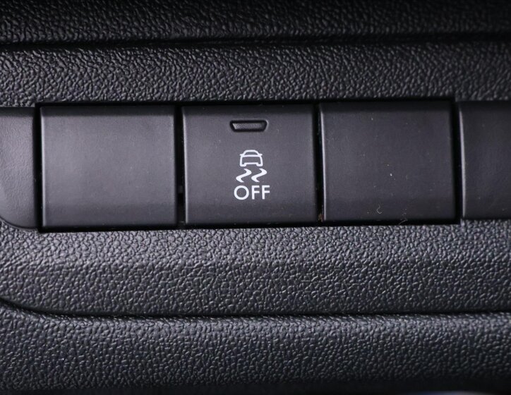 Peugeot 208 Hatchback 1,2 l 60 kw