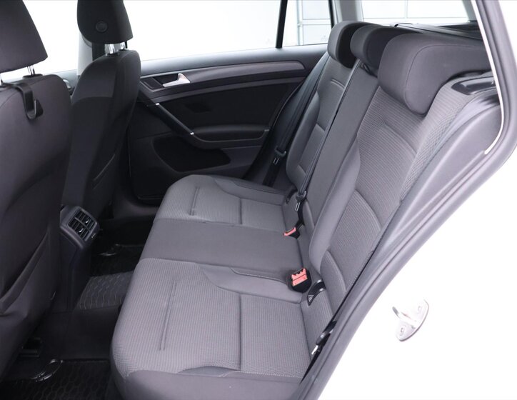 Volkswagen Golf Kombi 999,0 85 kw