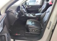 Audi SQ7 8