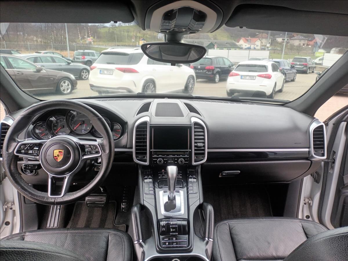 Porsche Cayenne Kombi 3,0 l 180 kw