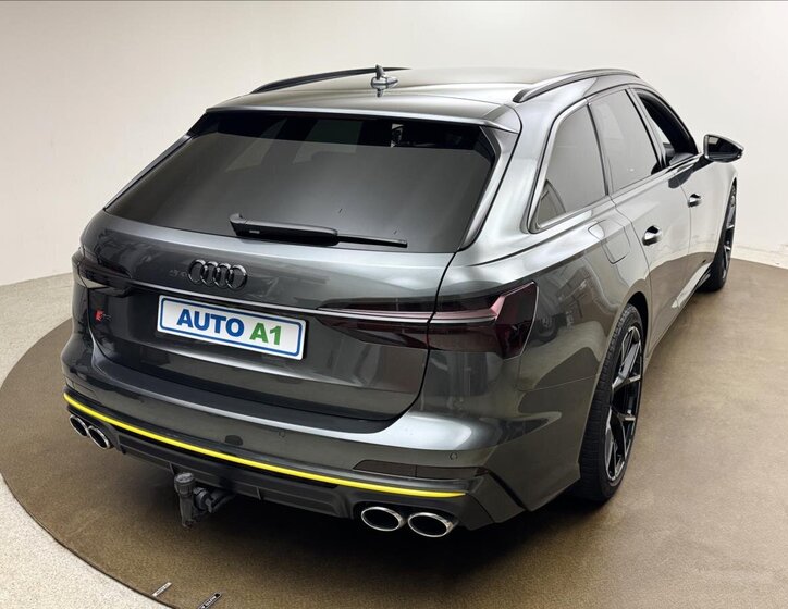 Audi S6 4