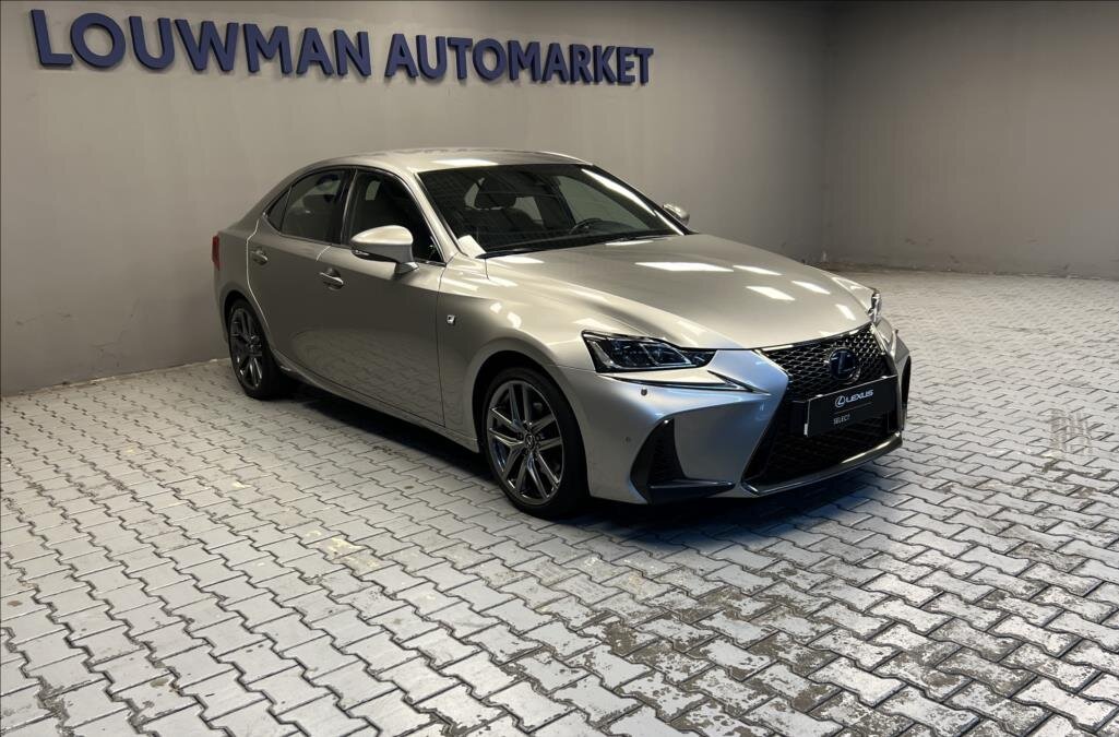 Lexus IS 300h Sedan / Limuzína 2,5 l 164 kw