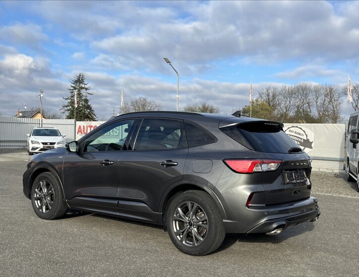 Ford Kuga Kombi 1,5 l 111 kw