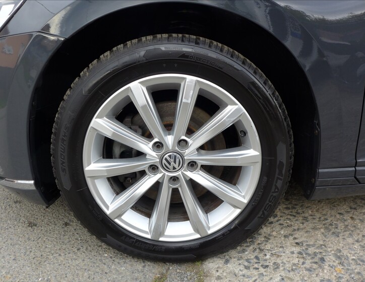 Volkswagen Passat 11