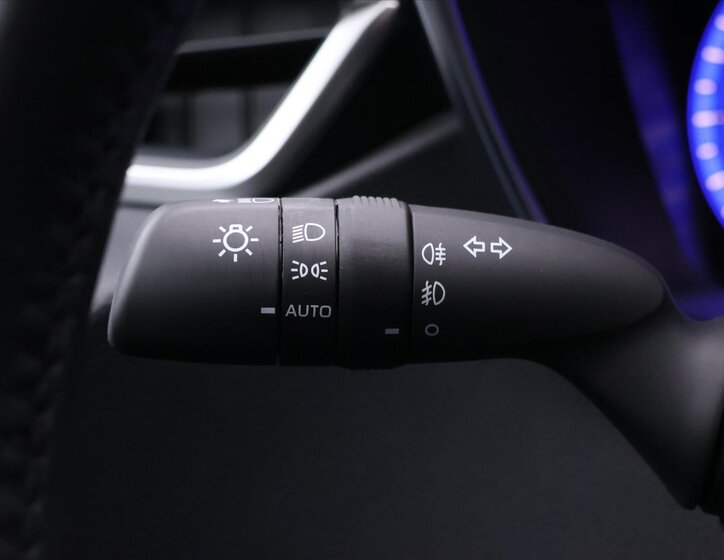 Toyota Corolla Sedan / Limuzína 1,5 l 92 kw