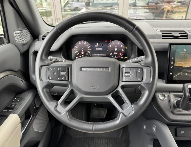 Land Rover Defender 27