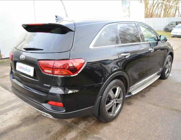 KIA Sorento 4