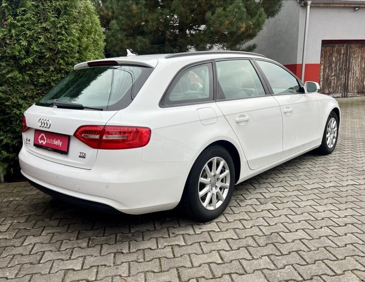 Audi A4 Kombi 2,0 l 100 kw