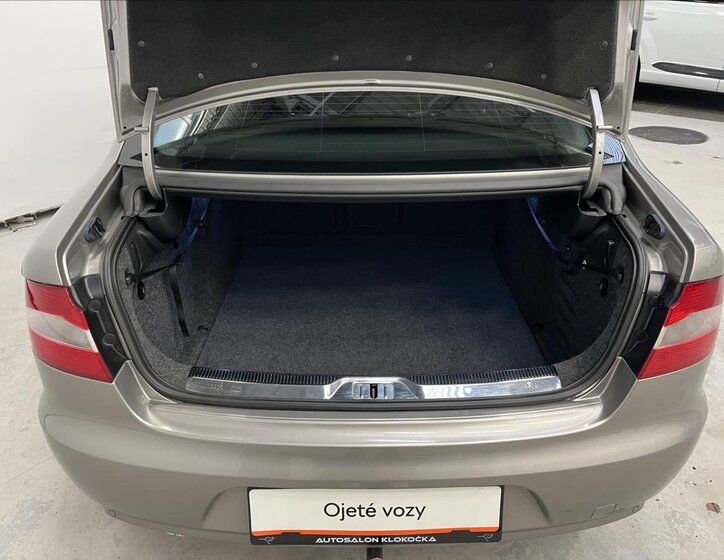 Škoda Superb Liftback 2,0 l 103 kw