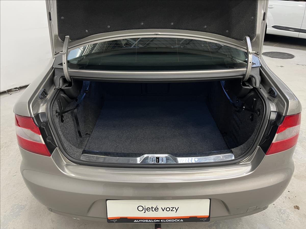 Škoda Superb Liftback 2,0 l 103 kw