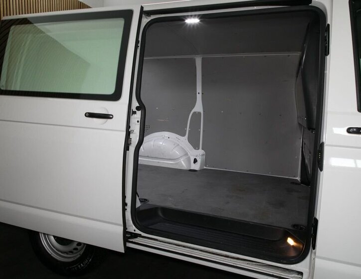 Volkswagen Transporter Skříň 2,0 l 110 kw