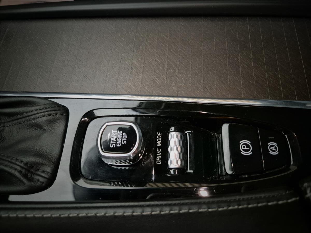 Volvo V90 Kombi 2,0 l 177 kw