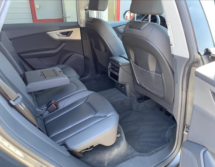 Audi Q8 SUV / Terénní 3,0 l 250 kw