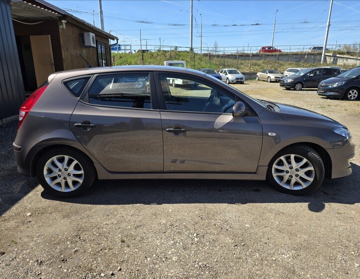 Hyundai i30 Hatchback 1,4 l 80 kw