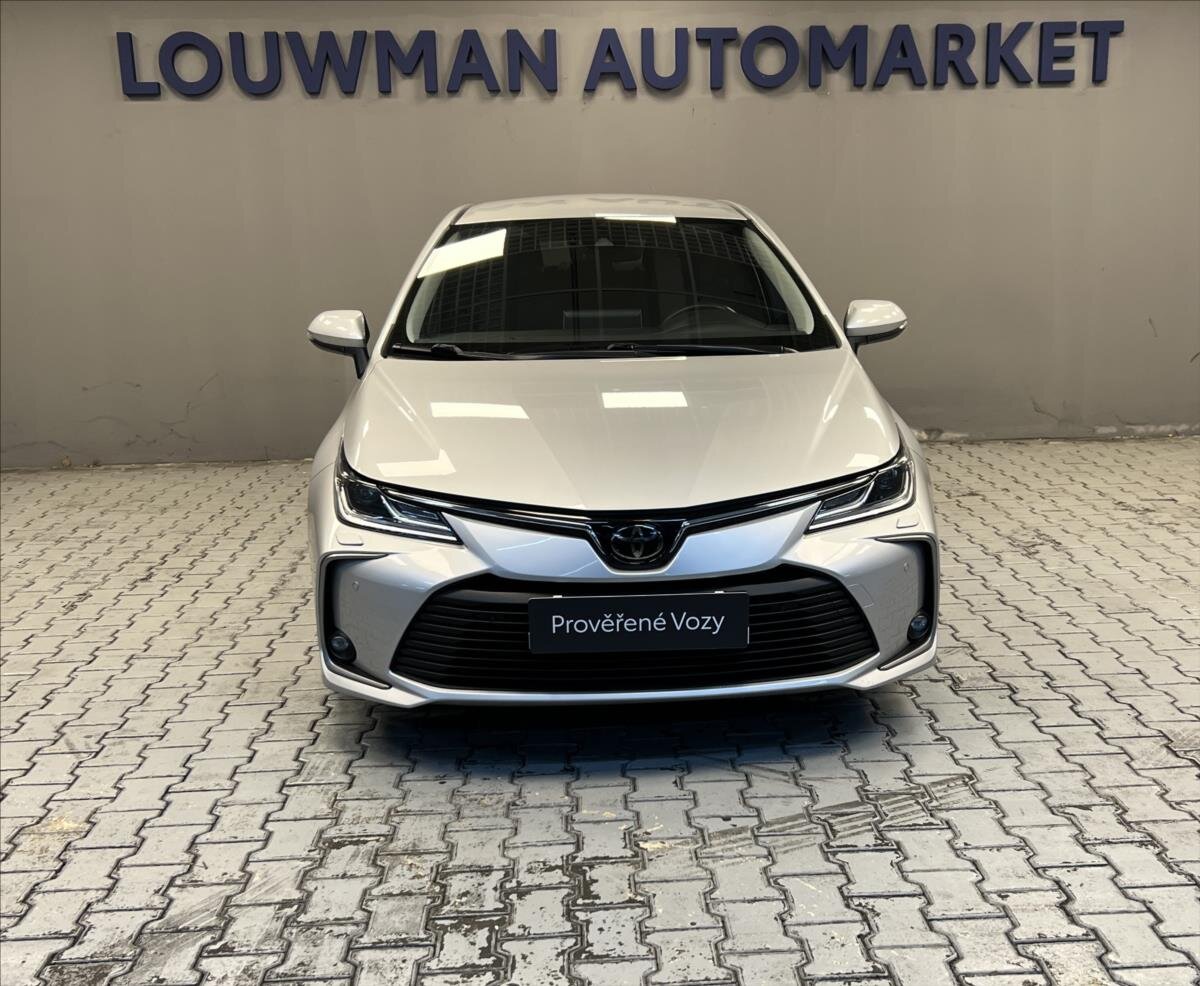 Toyota Corolla Sedan 1,6 l 97 kw