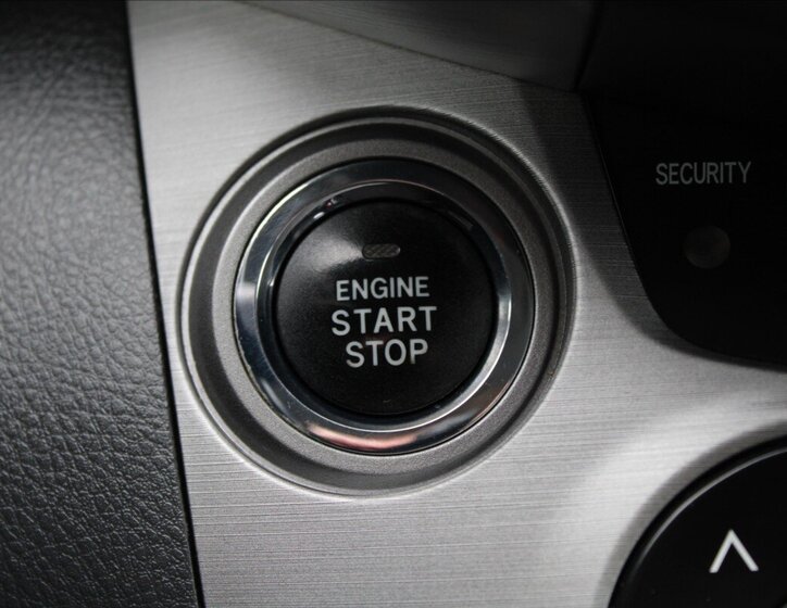 Toyota RAV4 SUV 2,2 l 100 kw