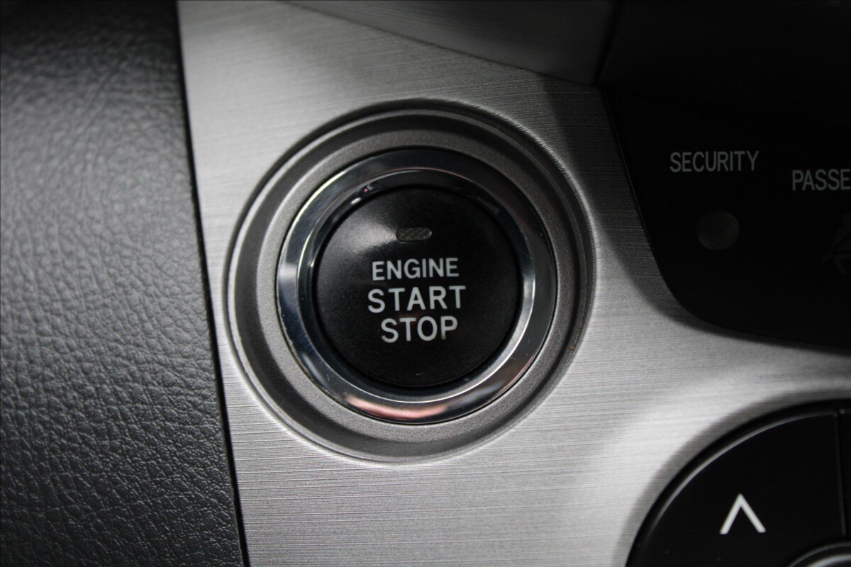 Toyota RAV4 SUV 2,2 l 100 kw