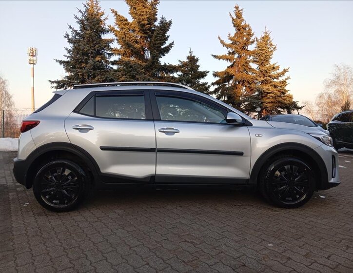 KIA Stonic SUV 1,2 l 62 kw