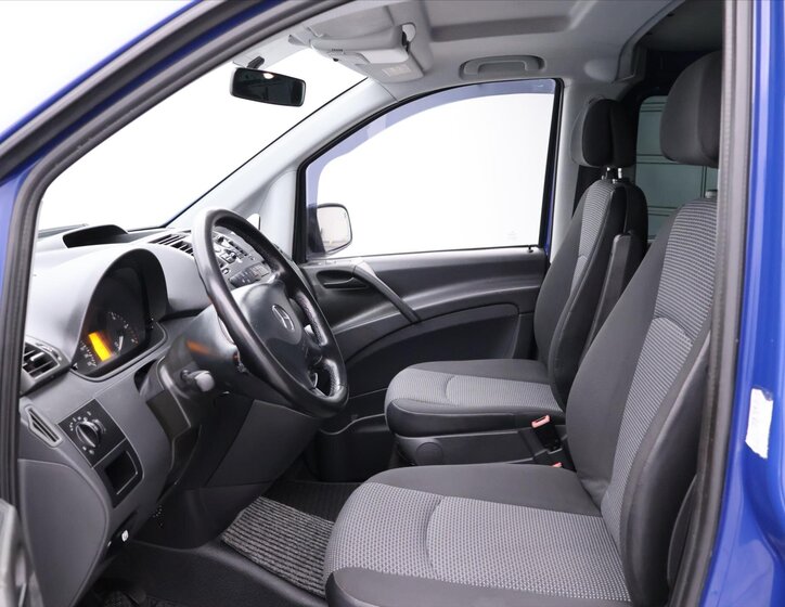Mercedes-Benz Vito 12
