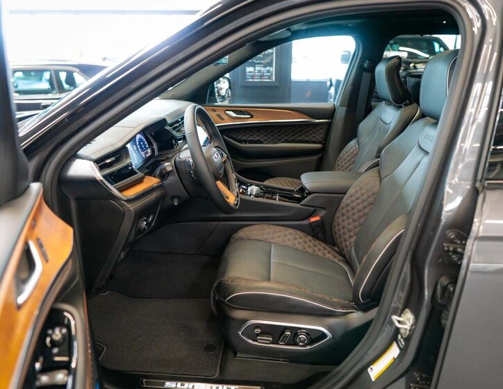 Jeep Grand Cherokee 16