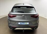 Alfa Romeo Stelvio 5