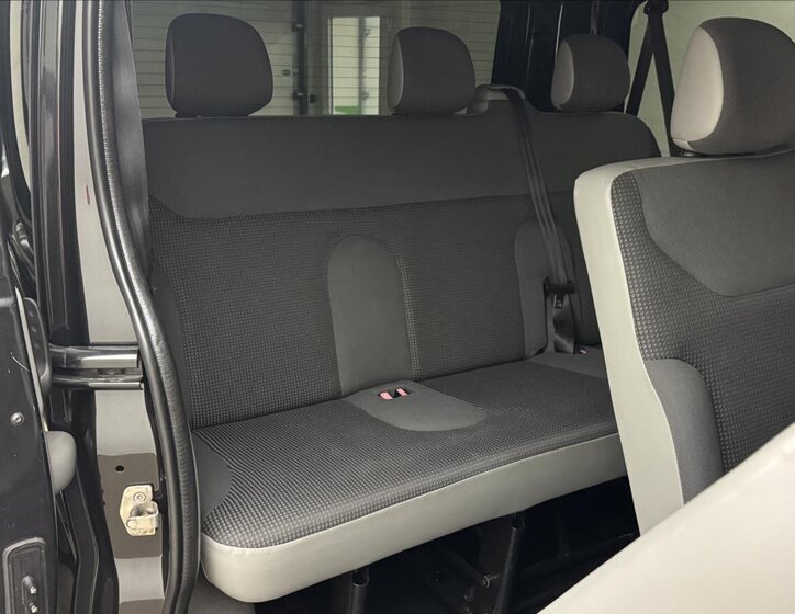 Opel Vivaro Kombi 2,0 l 84 kw