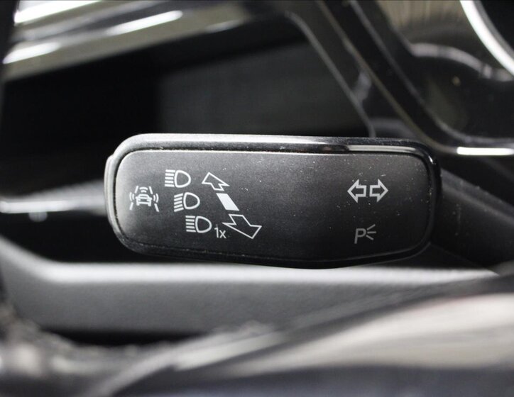 Volkswagen Touran Kombi 2,0 l 110 kw