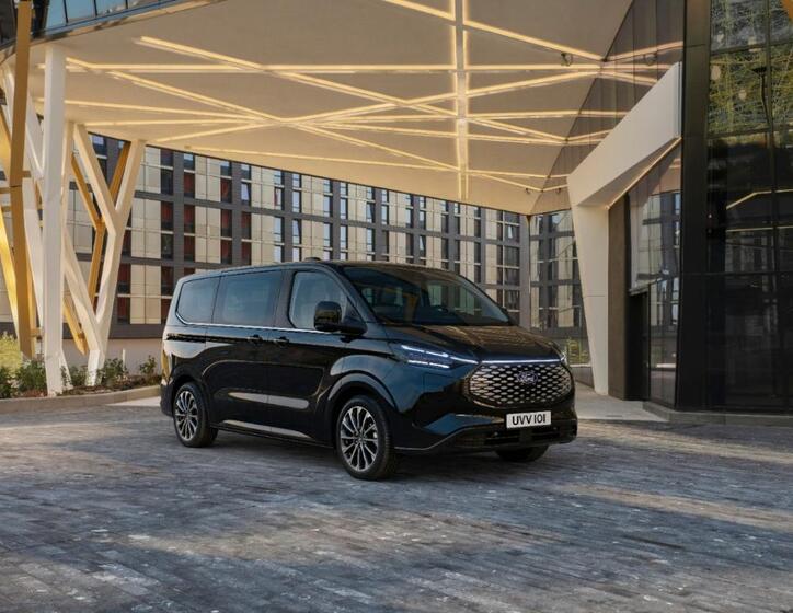 Ford Tourneo Custom 1