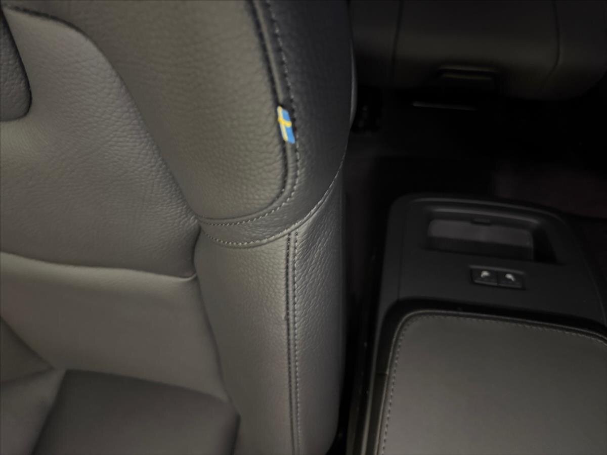 Volvo XC90 SUV 2,0 l 173 kw