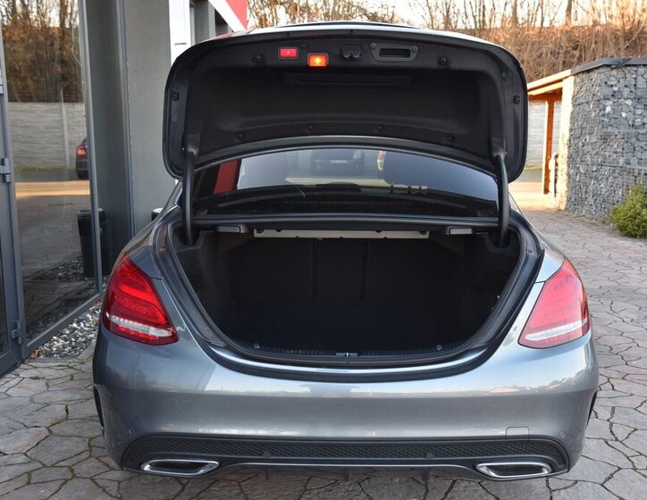 Mercedes-Benz Třídy C Sedan / Limuzína 2,1 l 125 kw