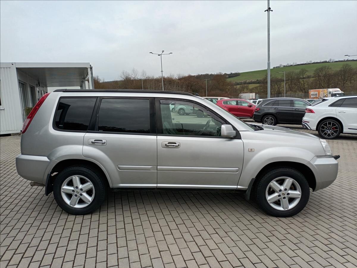 Nissan X-Trail SUV / Terénní 2,5 l 121 kw