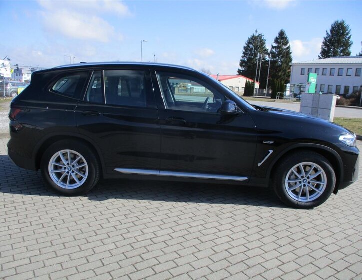 BMW X3 SUV / Terénní 2,0 l 215 kw