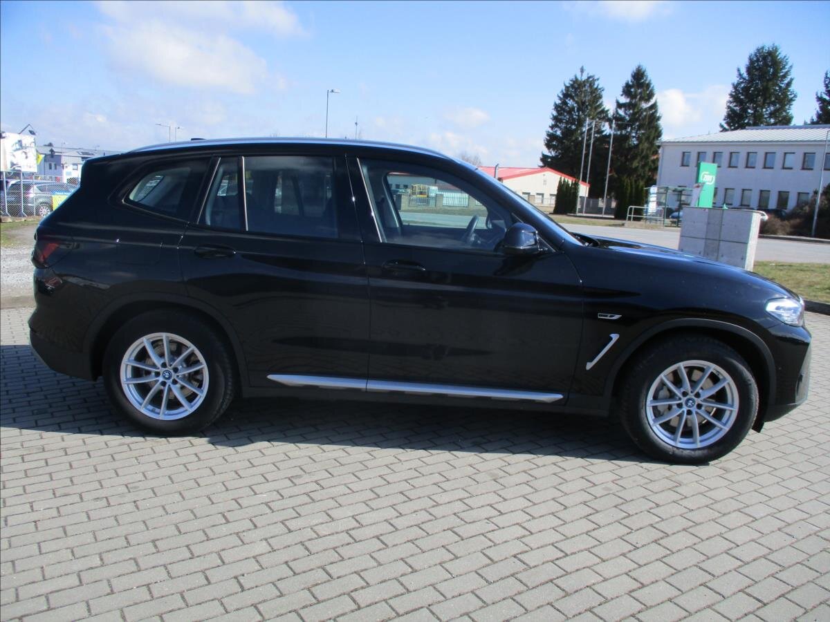BMW X3 SUV / Terénní 2,0 l 215 kw