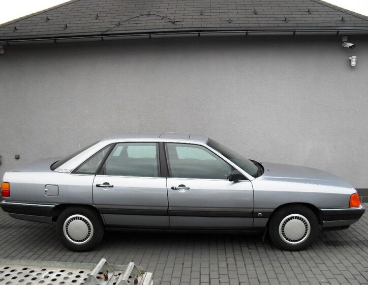 Audi 100 Sedan / Limuzína 2,3 l 100 kw