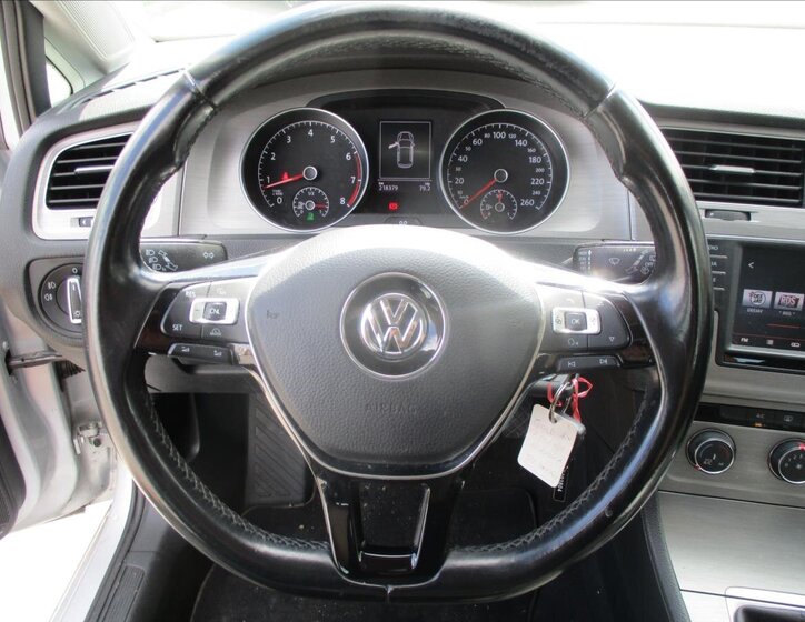 Volkswagen Golf 14