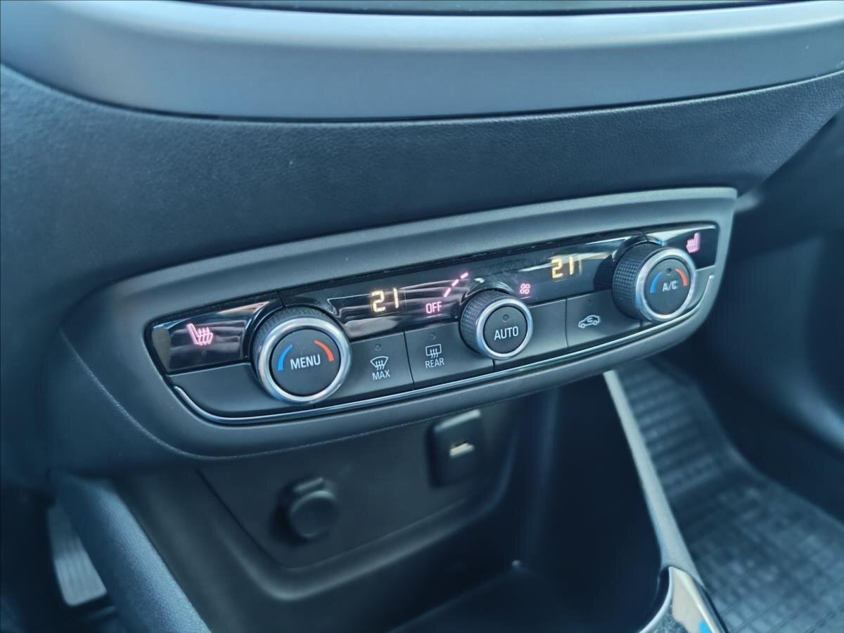 Opel Crossland X SUV / Terénní 1,2 l 81 kw