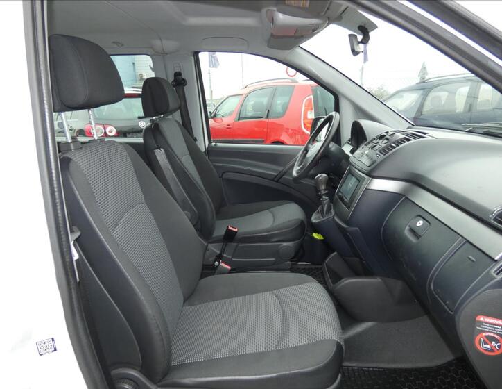 Mercedes-Benz Vito 9