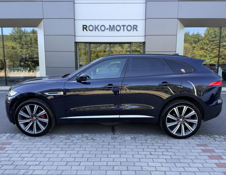 Jaguar F-Pace 1