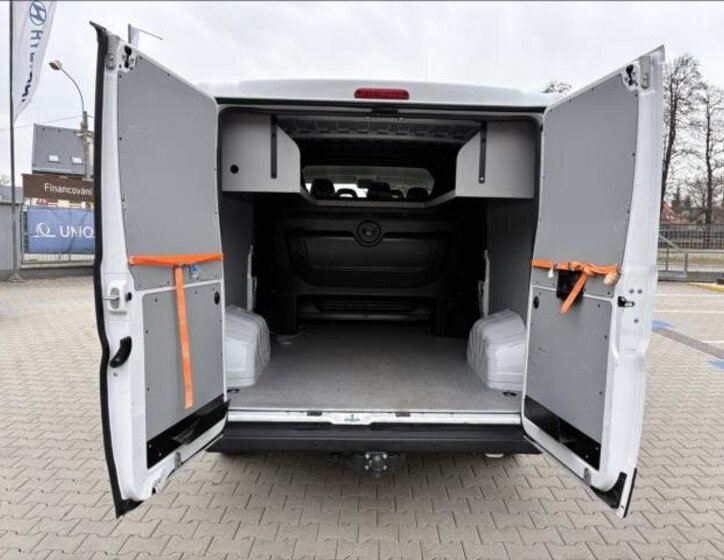 Opel Movano Skříň 2,2 l 103 kw