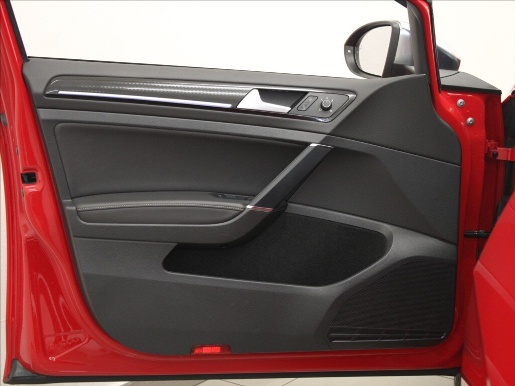 Volkswagen Golf Kombi 2,0 l 221 kw